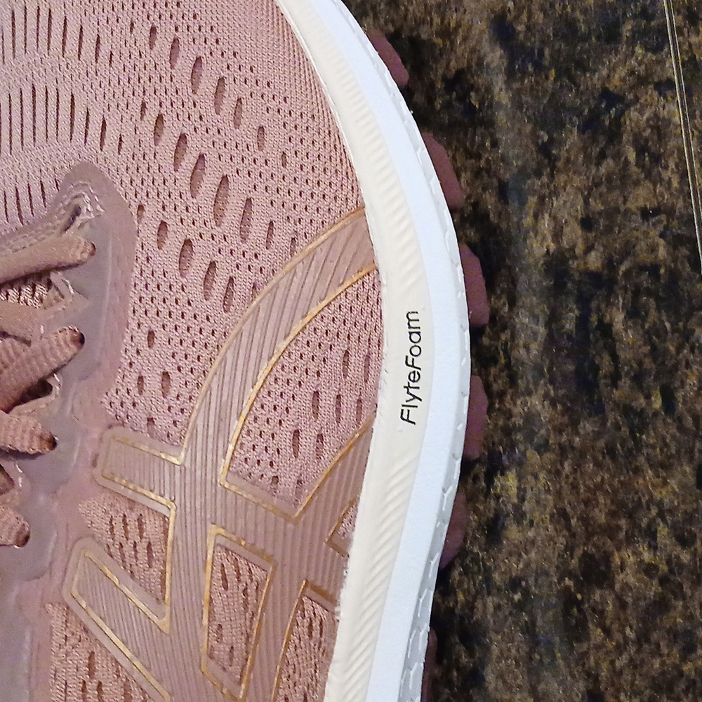 Womens Sneakers - Picture 6 of 9